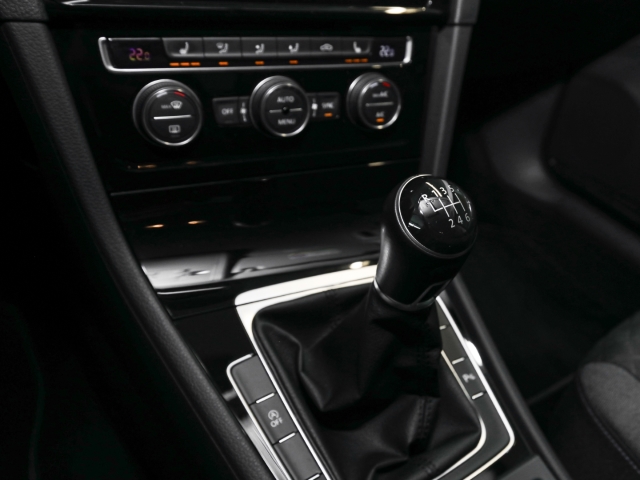 VW - Golf VII 1.0 TSI Join NAVI PDC SHZ_10