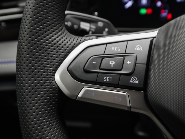 VW - Tiguan R-Line 2.0 TDI DSG AHK Navi Komfort Winter_10