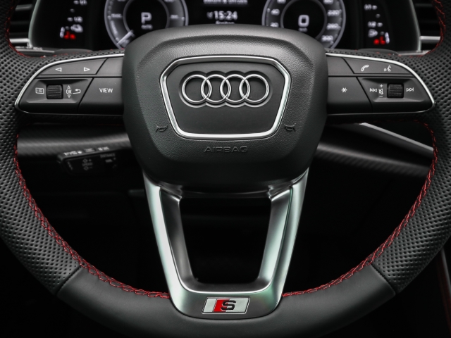 Audi - Q7 60 TFSIe S line business AHK Pano Laser B&O_11