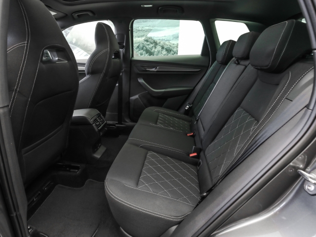 Skoda - Karoq Sportline 1.5 TSI DSG AHK Navi Pano Matrix_14