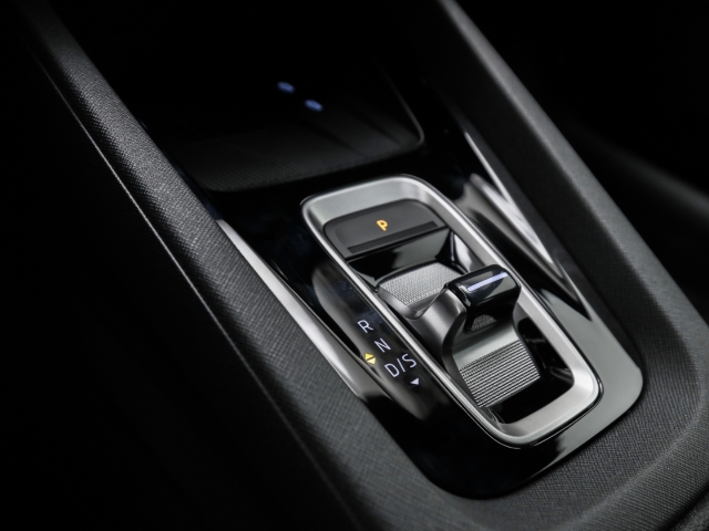 Skoda - Octavia Combi RS 2.0 TSI DSG AHK Navi Pano Winter_13