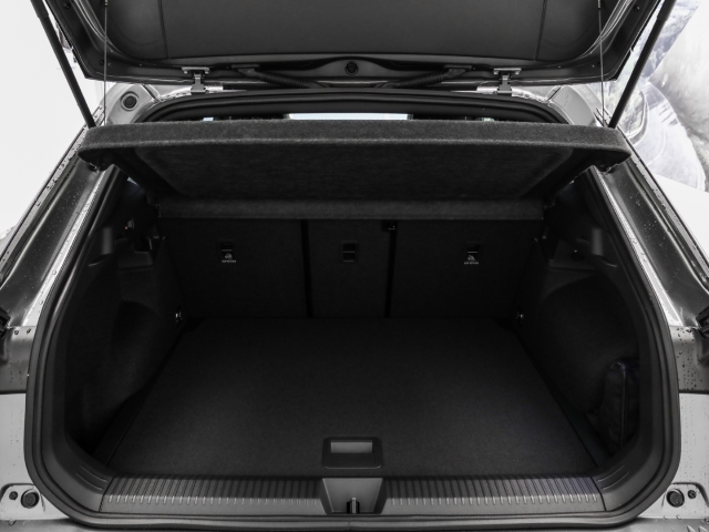 VW - T-Roc R-Line 1.5 eTSI DSG AHK Kamera Ganzjahresreifen_14