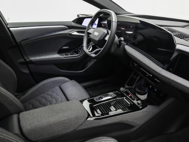 Audi - A6 e-tron Avant S line B&O HUD Pano AHK Matrix_17