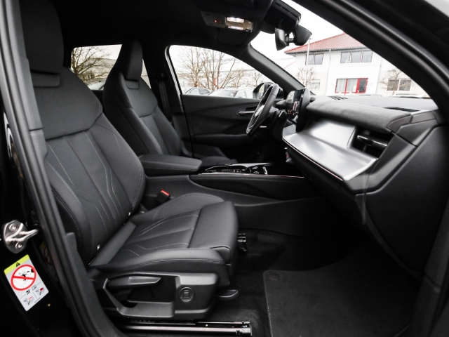 Audi - Q3 e-hybrid ACC LED ParkAssist Kamera_17