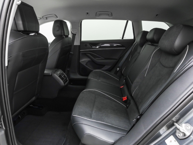 VW - Passat Business 1.5 eTSI DSG Navi HuD Anschlussgarantie_14