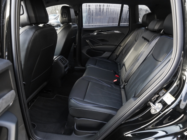 VW - Tiguan R-Line 1.5 eTSI DSG Navi Leder Anschlussgarantie_14