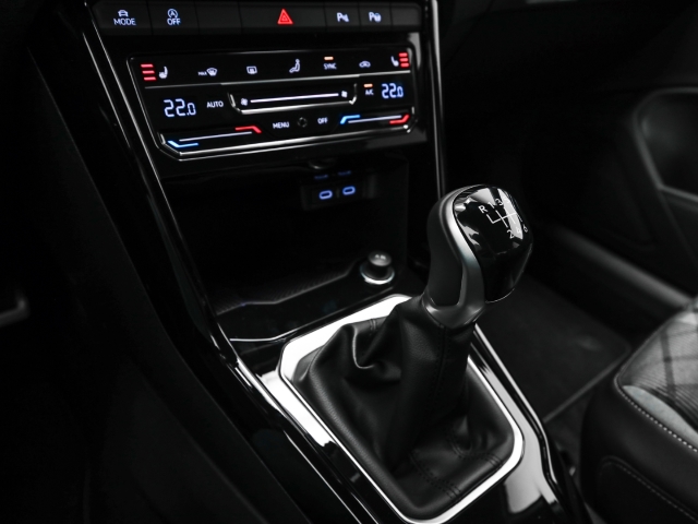 VW - T-Roc R-Line 1.0 TSI Ganzjahresreifen_12