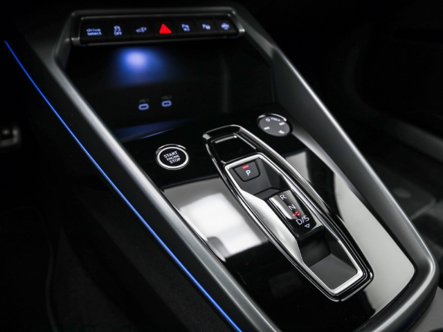 Audi - A3 Sportback 40 TFSIe S line AHK SONOS Navi Matrix_16