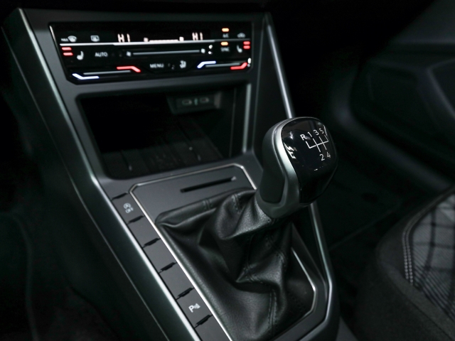 VW - Polo R-Line 1.0 TSI IQ.Light_11