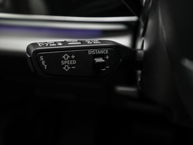 Audi - Q7 55 TFSIe S line business AHK B&O Pano HUD_12