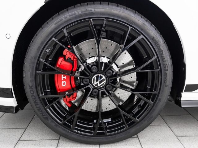 VW - Golf Clubsport 2.0 TSI DSG Navi Pano Akrapovic Winter_3 VW - Golf Clubsport 2.0 TSI DSG Navi Pano Akrapovic Winter_3