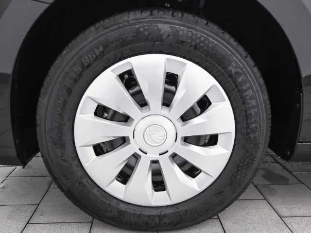 Skoda - Fabia Essence 1.0 MPI Sitzheizung Berganfahrassistent_3