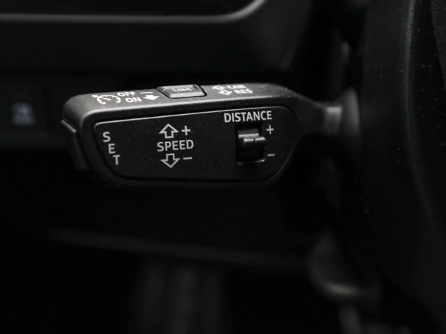 Audi - Q4 e-tron Sportback 45 S line AHK HUD Navi Matrix_11