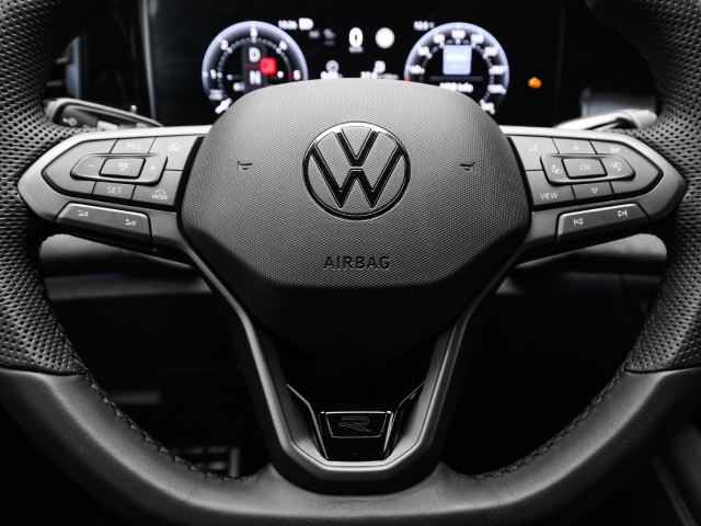 VW - Tiguan R-Line 2.0 TDI 4M DSG AHK Navi Kamera IQ.Light_9