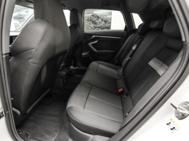 Audi - A3 Sportback 35 TDI S line Navi ACC CarPlay_10