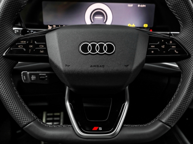 Audi - Q3 e-hybrid ACC LED ParkAssist Kamera_8