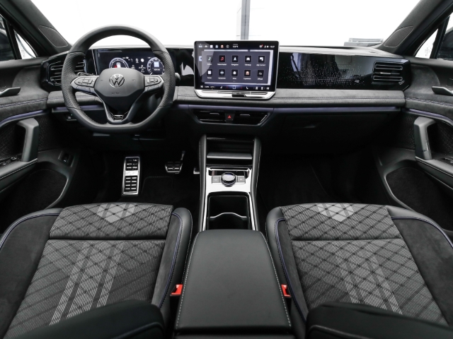 VW - Tiguan R-Line 2.0 TDI 4M DSG AHK Navi Kamera IQ.Light_7