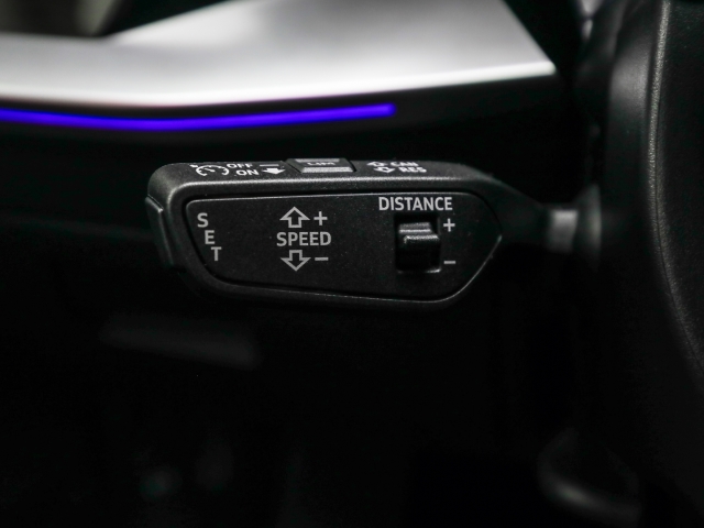 Audi - A3 Sportback 45 TFSIe S line HUD AHK Navi Matrix_11