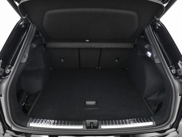 Audi - Q3 TFSI SUV quattro DigMatrix TechPro ACC_20