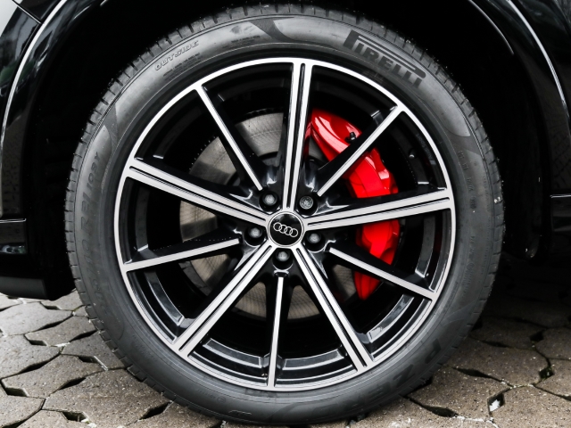 Audi - Q7 55 TFSIe quattro S line business Laser ACC Navi Leder_4