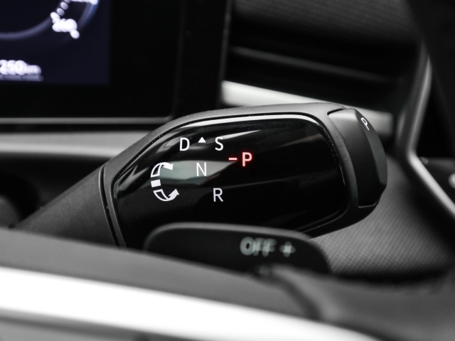 VW - T-Roc Trend 1.5 eTSI DSG Kamera_12