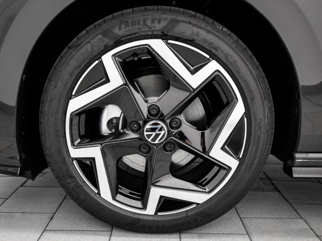 VW - Golf Variant R-Line 1.5 eTSI DSG AHK Navi Kamera_3