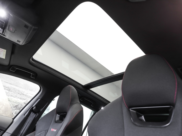 Skoda - Octavia Combi RS 2.0 TSI DSG AHK Pano Winter Matrix_8