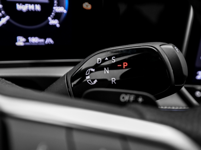 VW - Tiguan R-Line 2.0 TDI DSG AHK Navi IQ.Light Winter_12