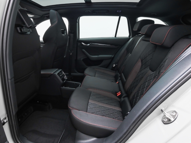 Skoda - Octavia Combi RS 2.0 TSI AHK Navi Pano Winter Canton_14