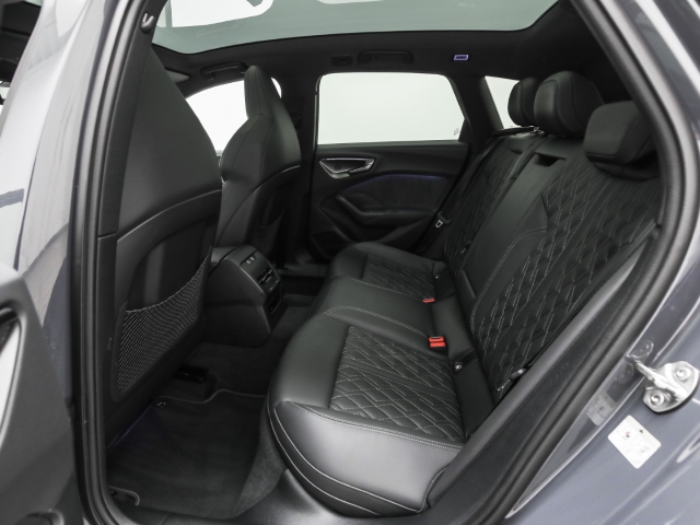Audi - A5 Avant e-hybrid edition one HUD AHK Pano Matrix_19