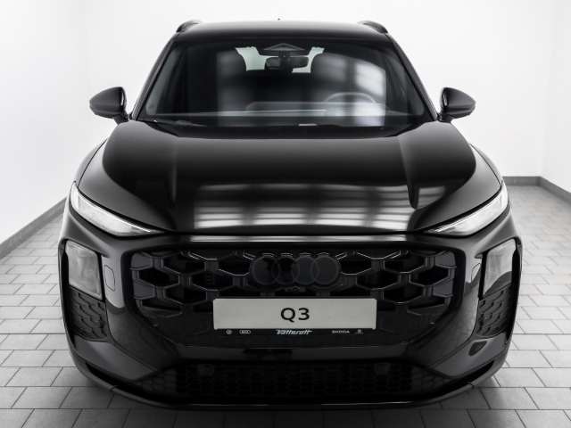 Audi - Q3 TFSI SUV quattro DigMatrix TechPro ACC_2