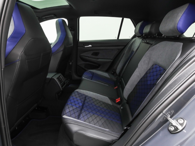 VW - Golf R BLACK EDITION 2.0 TSI 4M DSG Pano Navi Winter_14