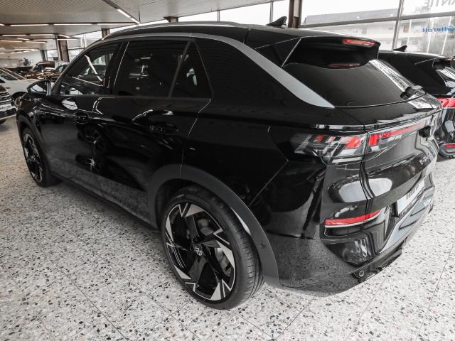 VW - T-Roc R-Line 1.5 eTSI DSG AHK Navi Kamera Matrix_4