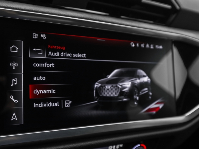 Audi - Q3 Sportback 45 TFSI e S line LED AHK KAMERA_13