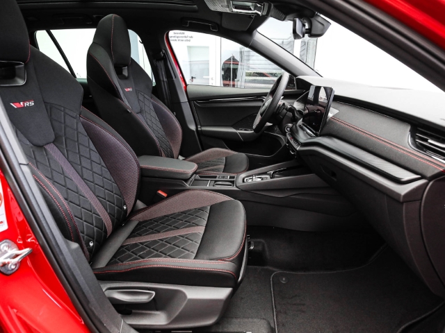 Skoda - Octavia Combi RS 2.0 TSI AHK Pano CANTON Winter_13