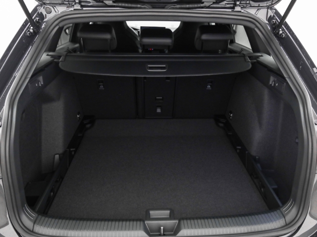VW - Golf Variant R-Line 1.5 eTSI DSG AHK Navi Kamera_13