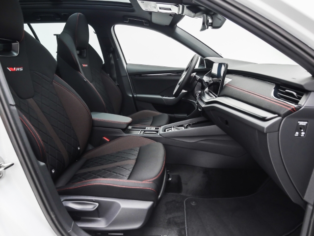 Skoda - Octavia Combi RS 2.0 TSI AHK Navi Pano Winter Canton_13