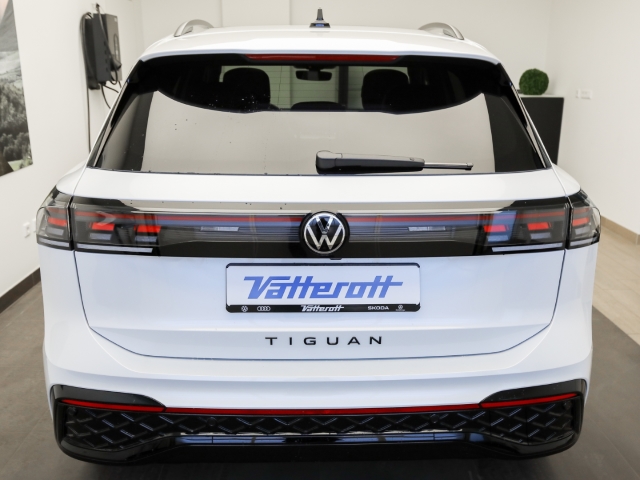VW - Tiguan R-Line 2.0 TDI 4M DSG AHK Navi Pano Matrix_4