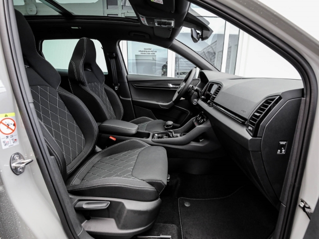 Skoda - Karoq Sportline 1.5 TSI DSG AHK Navi Pano Kamera_13