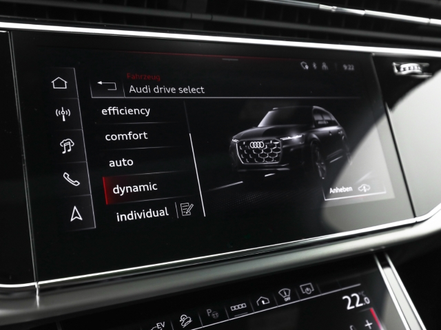 Audi - Q7 55 TFSIe S line business AHK B&O Pano HUD_15