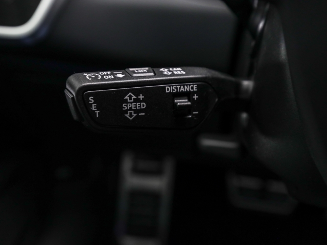 Audi - A6 Avant S line Competition 50 TDI AHK B&O HUD_11