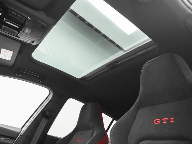 VW - Golf Clubsport 2.0 TSI DSG Navi Pano Akrapovic Winter_8 VW - Golf Clubsport 2.0 TSI DSG Navi Pano Akrapovic Winter_8