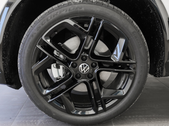VW - Tiguan R-Line 2.0 TDI 4M DSG AHK Navi Pano Matrix_3