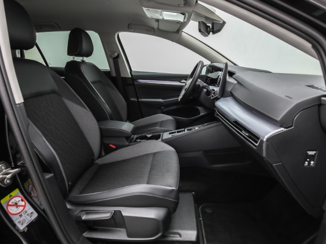 VW - Golf Variant 1.5 eTSI DSG GOAL Navi AHK AreaView_11