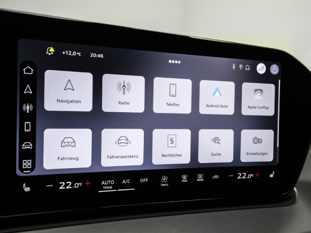 Audi - Q3 TFSI quattro S line AHK LED ACC Kamera_12