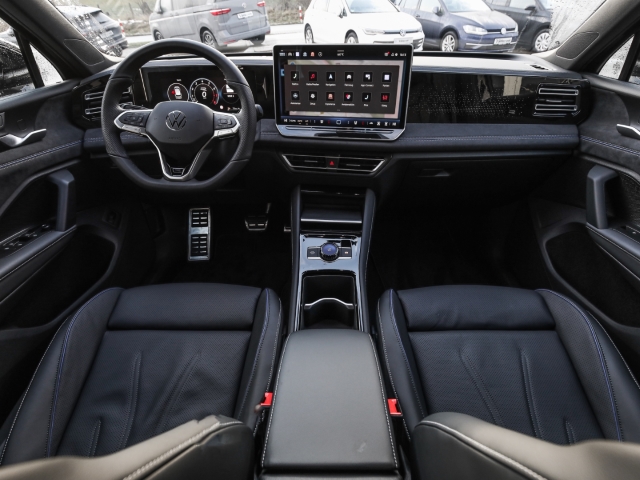 VW - Tiguan R-Line 1.5 eTSI DSG Navi Leder Anschlussgarantie_7