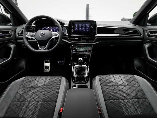 VW - T-Roc 1.5 TSI DSG R-Line Black Style Pano AHK_7