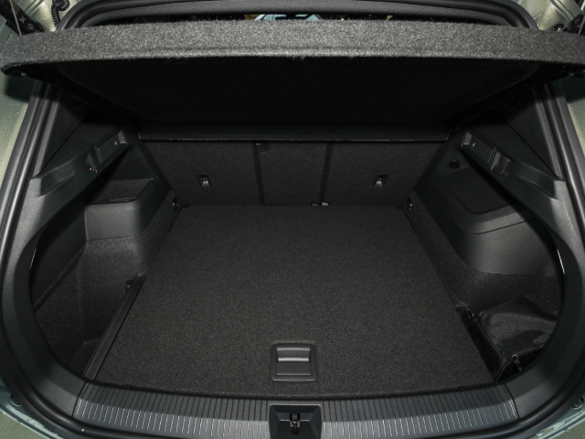 VW - Tiguan R-Line 2.0 TDI 4M DSG AHK Navi Pano IQ.Light_13