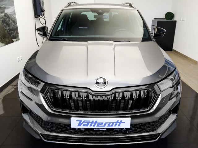 Skoda - Karoq Sportline 1.5 TSI DSG AHK Navi Pano Matrix_2