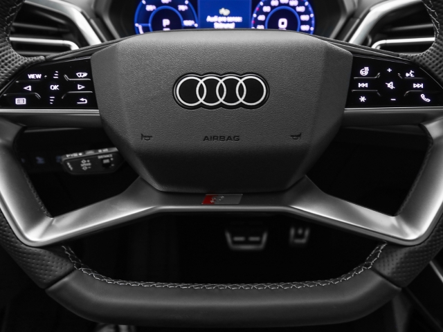 Audi - Q4 e-tron 45 quattro S line edition Sonos AHK_10